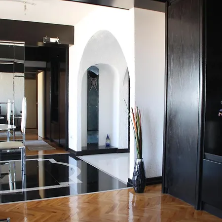 Apartment Tina *